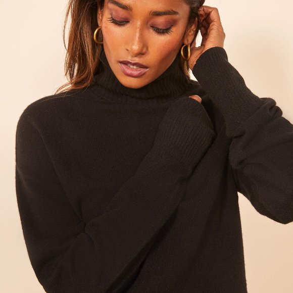 Reformation Sweaters - Reformation Boyfriend Cashmere Turtleneck